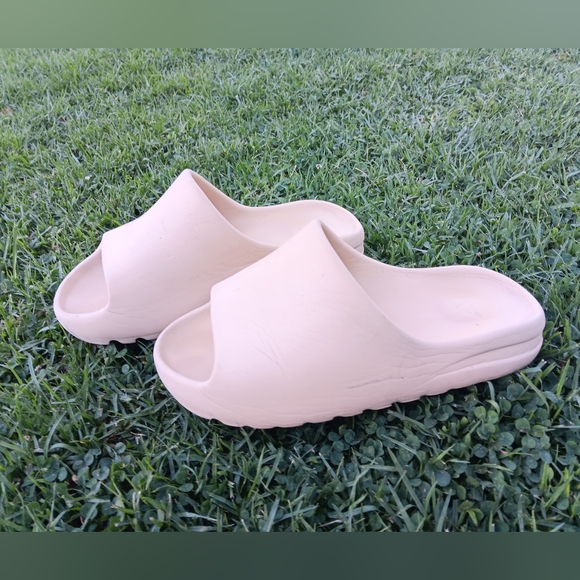 Adidas YEEZY Slide Bone 2020 - Picture 13 of 13